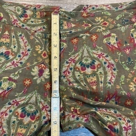 Liz Claiborne Audra olive graphic paisley print cropped trouser pants size 4P - Picture 6 of 7